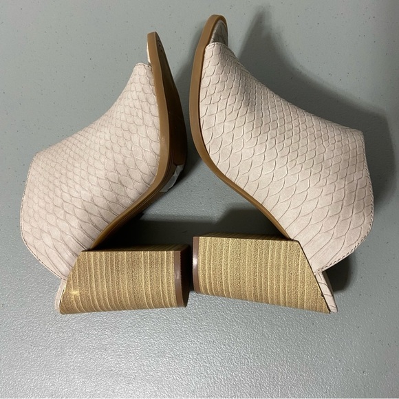 Express Factory Snake Print Lizard? Women's Peep toe Heel Size 7 - Picture 7 of 12